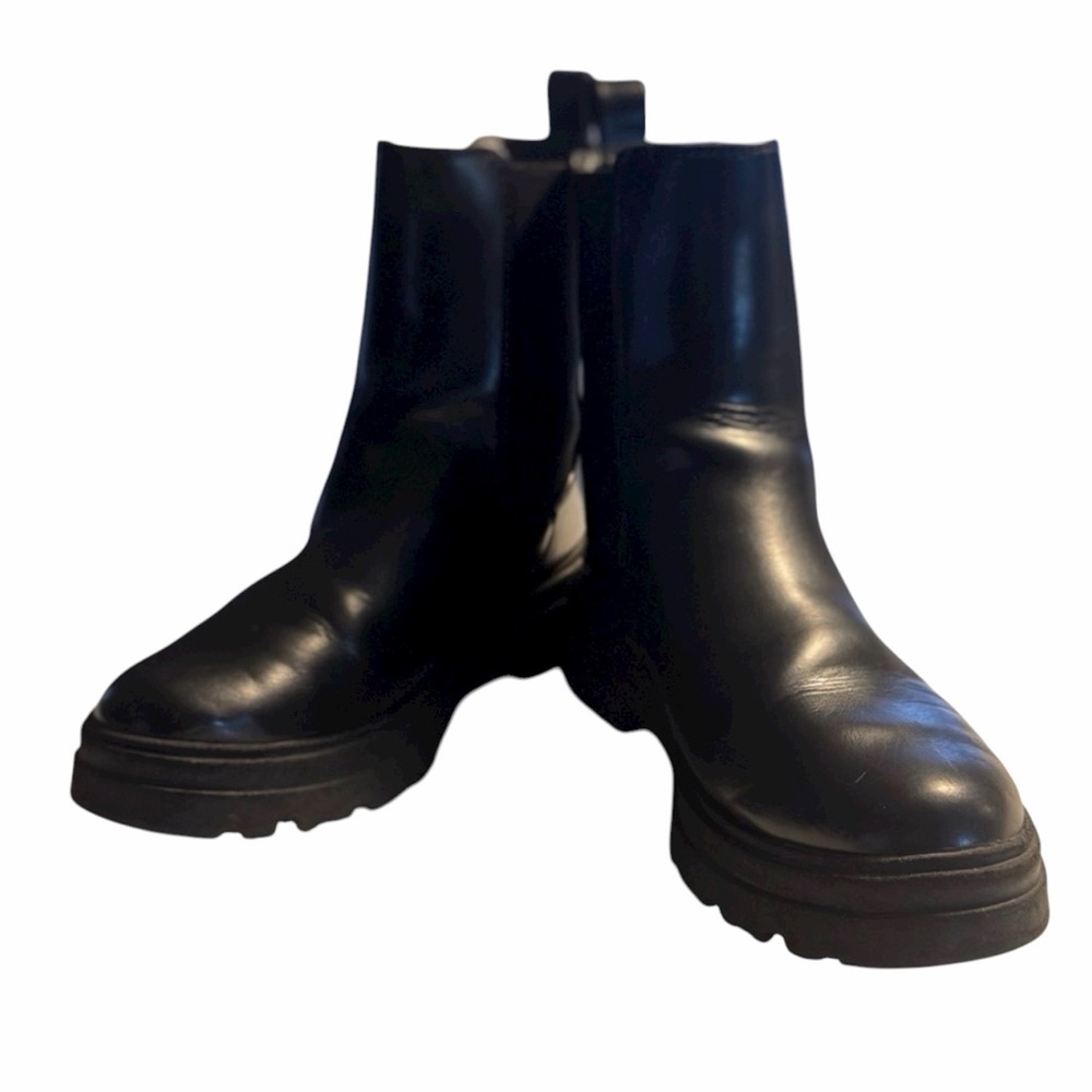 Black Ankle Boots Stylish Chic With Chunky Heel size 7.5 - Picture 2 of 11